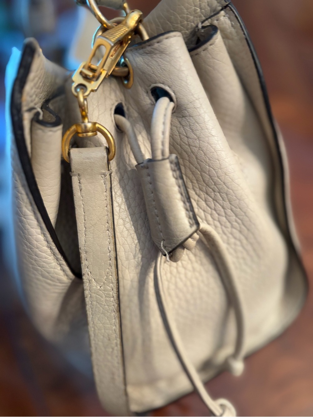 Beautiful Mulberry Small Iris Satchel in Soft Cream with Tan -Trim Handle - Picture 12 of 15